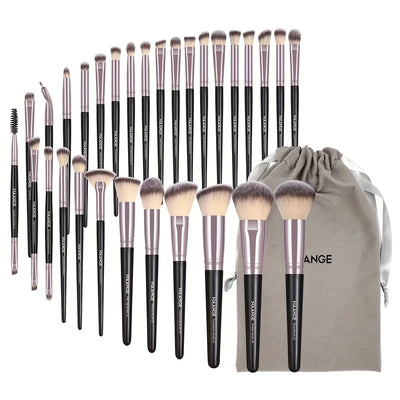 Collection de pinceaux de maquillage noirs et roses avec sac MAANGE, conçue pour une application homogène et professionnelle des cosmétiques.