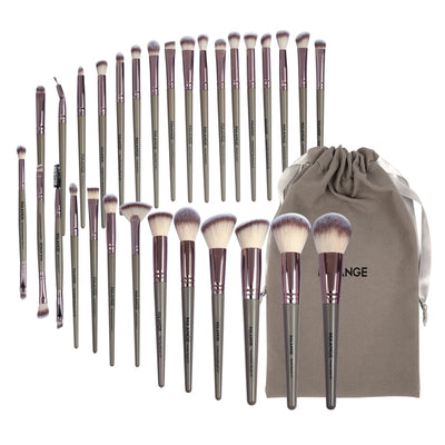 Kit de pinceaux de maquillage gris et rose avec sac MAANGE, offrant une variété d’outils pour un maquillage complet et professionnel.